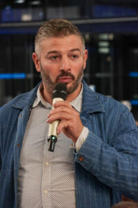 Florent ROUANET, vigneron à Aragon et gérant de TR VINO, intronisé Compagnon de la Table Ovale